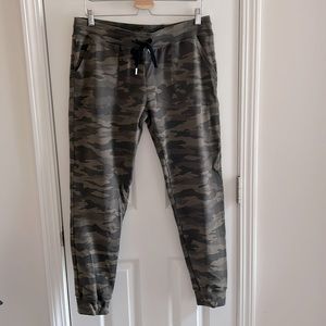 Zyia Green Camo Unwind Joggers